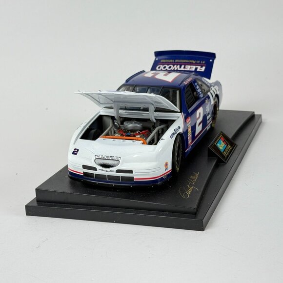 Revell Rusty Wallace 2 Miller Lite 1997 NASCAR Thunderbird Diecast No Back Wheel - Picture 1 of 9